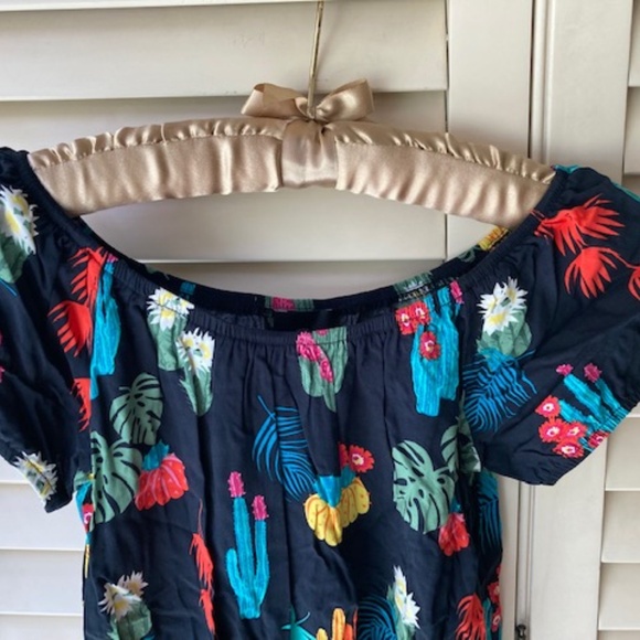Collectif London Pheasant Blouse🌵 w/tag - Picture 2 of 5